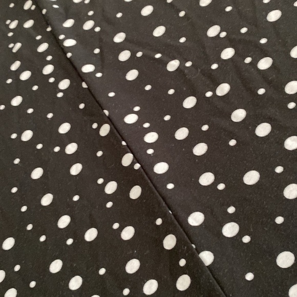 Black and gray polka dot sleeveless midi dress - Picture 16 of 17